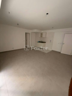 Image 2 - 1016104