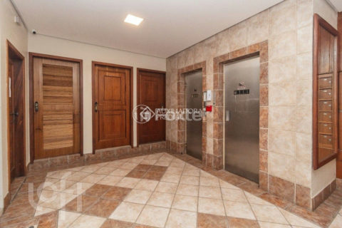 Image 11 - 1016151