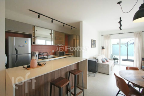 Image 2 - 1016242