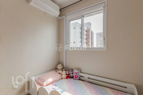 Image 19 - 1016257