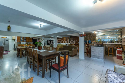 Image 28 - 1016310