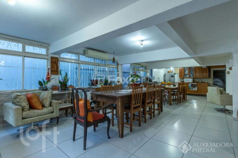 Image 29 - 1016310