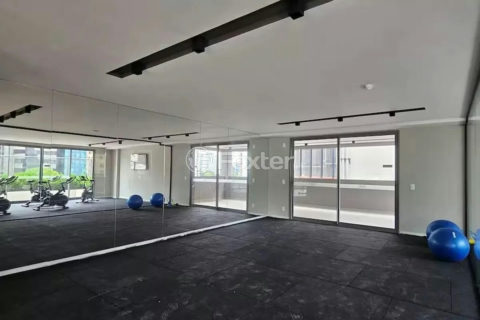 Image 21 - 1016385