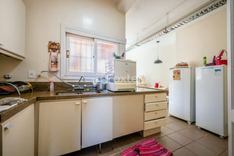 Image 71 - 1016396