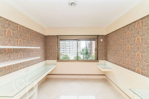 Image 34 - 1016595