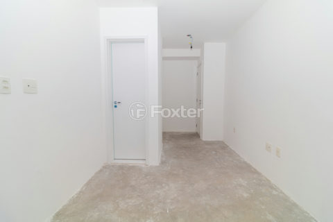 Image 17 - 1016630