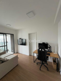Image 6 - 1016673