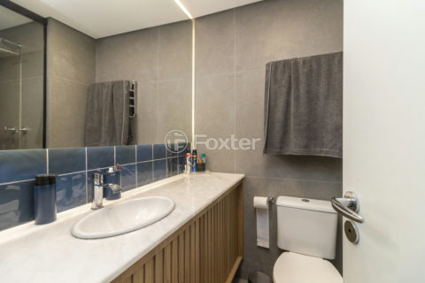 Image 22 - 1016944