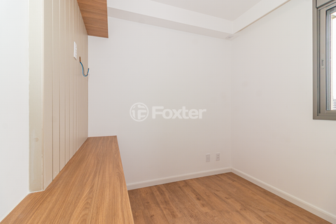 Image 37 - 1016984