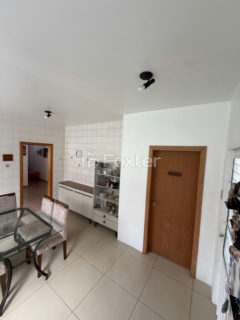 Image 23 - 1016990