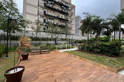Image 16 - 1016998
