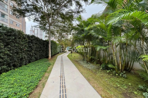 Image 29 - 1016998