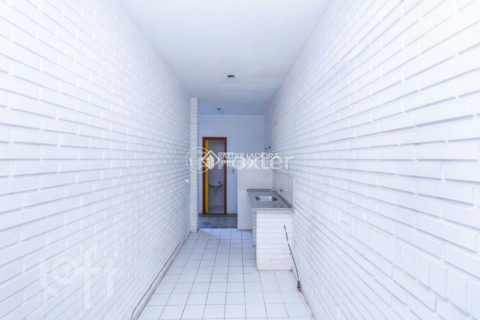 Image 18 - 1017001