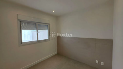 Image 12 - 1017009