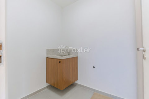 Image 30 - 1017074