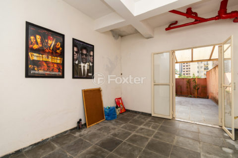 Image 22 - 1017248