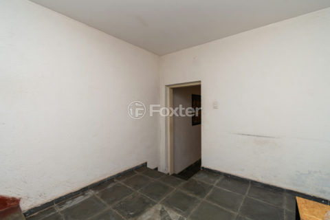 Image 29 - 1017248