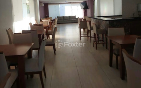 Image 40 - 1017297