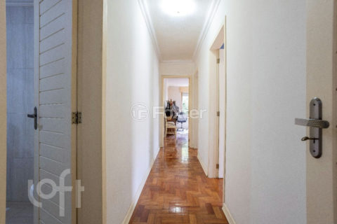 Image 8 - 1017341
