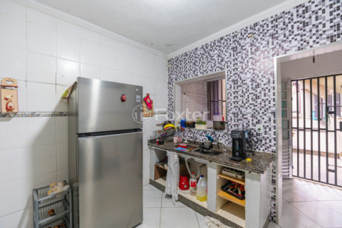 Image 37 - 1017354