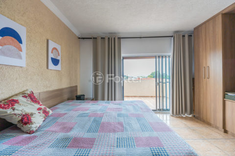 Image 4 - 1017354