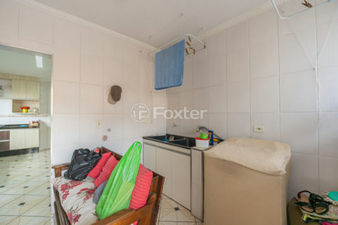 Image 38 - 1017354