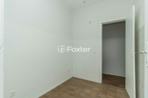 Image 20 - 1017375