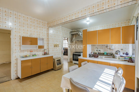Image 42 - 1017403