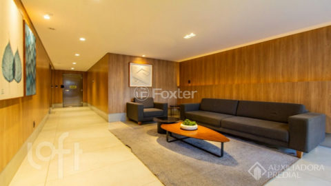 Image 33 - 1017431