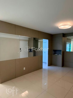 Image 2 - 1017514