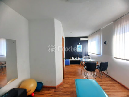 Image 4 - 1017537