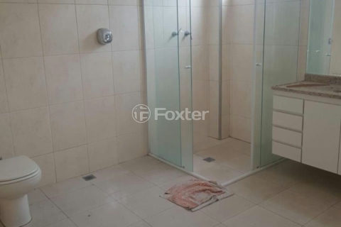 Image 16 - 1017542