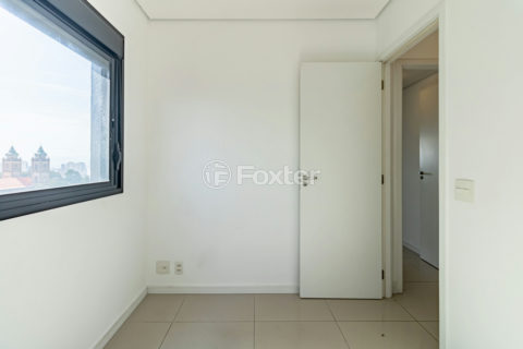 Image 11 - 1017641