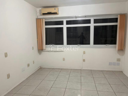 Image 8 - 1017744