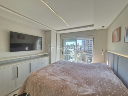 Image 8 - 1017755