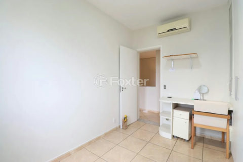 Image 21 - 1017800