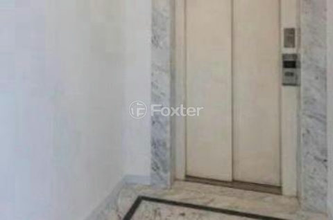 Image 37 - 1017845