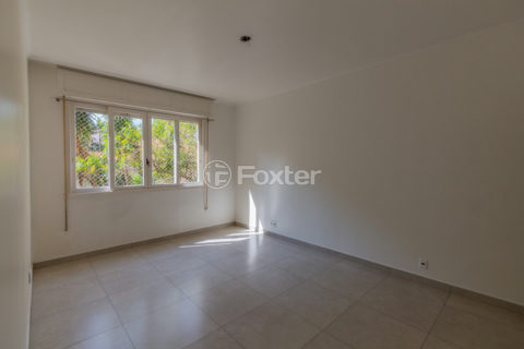 Image 4 - 1017884