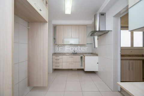 Image 6 - 1017891