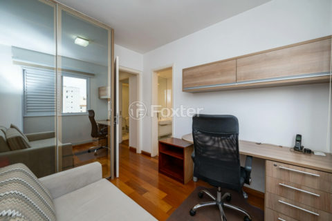 Image 17 - 1017891