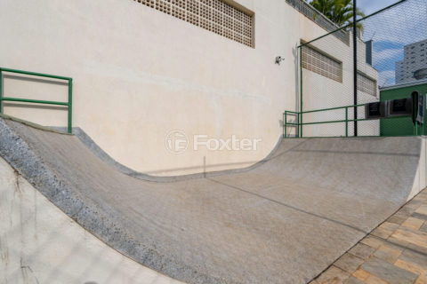 Image 34 - 1017891