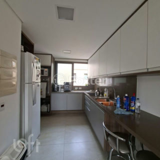 Image 12 - 1017920