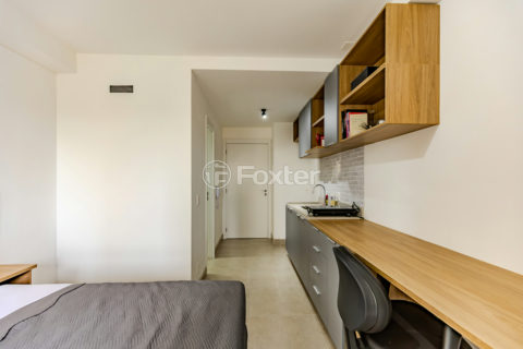 Image 11 - 1017945