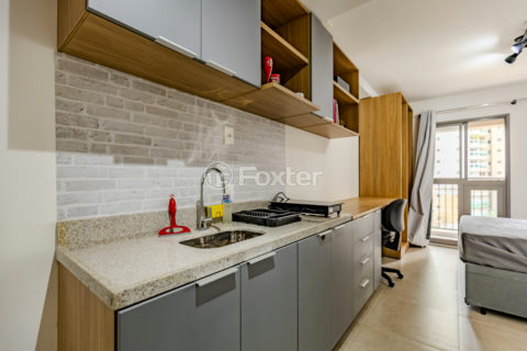 Image 9 - 1017945