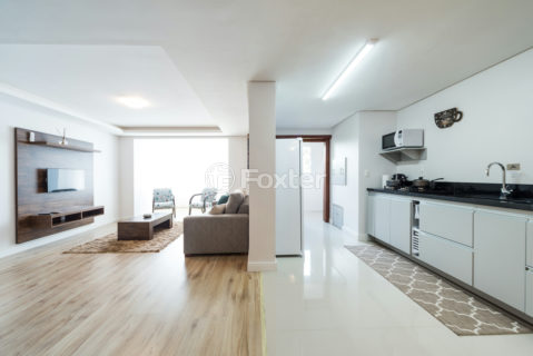 Image 1 - 1017982
