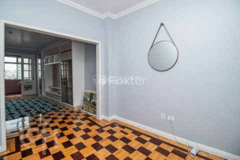 Image 33 - 1018011