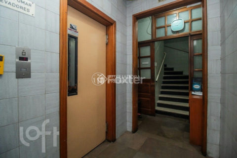 Image 37 - 1018011