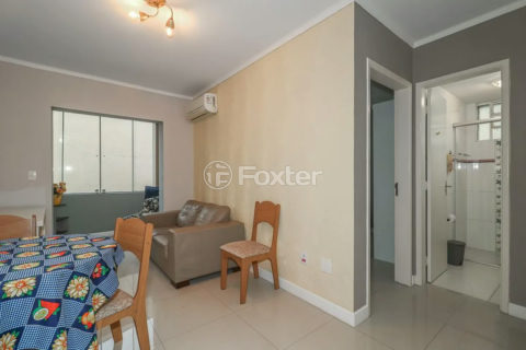 Image 11 - 1018105