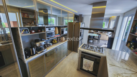 Image 10 - 1018112