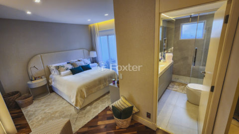 Image 23 - 1018112